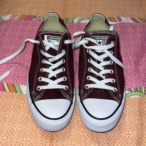 Like new maroon Converse